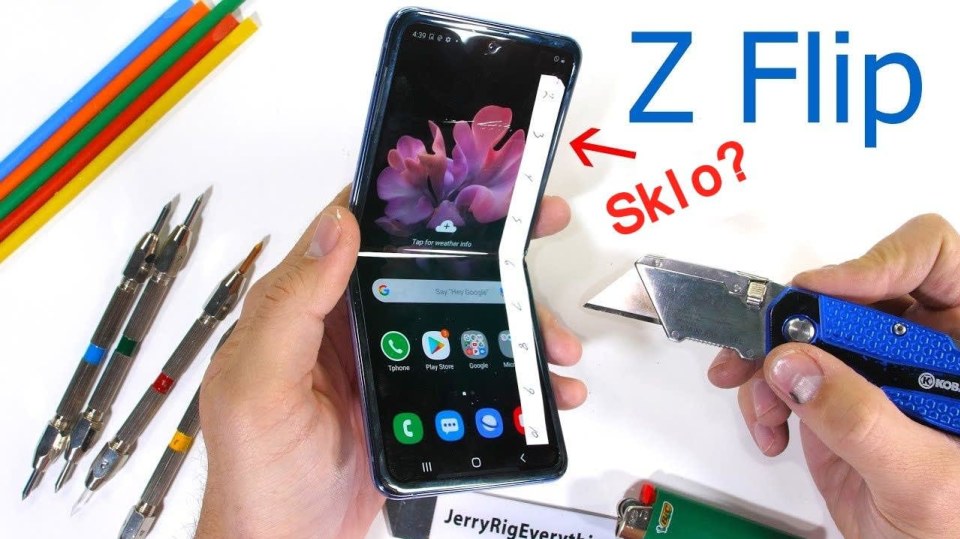 Samsung Galaxy Z Flip v testu odolnosti